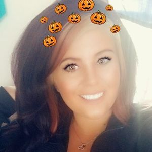 Meet your Posher, Holly